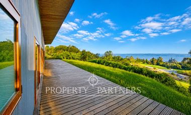 Espectacular casa en parcela con vista panorámica al Lago Rupanco