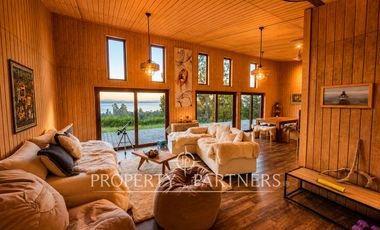 Espectacular casa en parcela con vista panorámica al Lago Rupanco