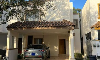 Casa en condominio en renta en Brisas de Valle Alto, Monterrey