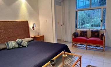RENTA CASA EN TEMASCALTEPEC, ESTADO DE
MEXICO. CASI 2000 M2, GRANDES JARDINES Y
HERMOSOS ARBOLES. A 30 MINUTOS DE
AVANDARO Y VALLE DE BRAVO