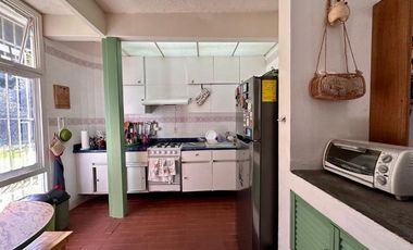 RENTA CASA EN TEMASCALTEPEC, ESTADO DE
MEXICO. CASI 2000 M2, GRANDES JARDINES Y
HERMOSOS ARBOLES. A 30 MINUTOS DE
AVANDARO Y VALLE DE BRAVO