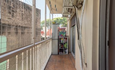 Venta depto. semipiso 3 ambientes Caballito Norte/ Cochera /2 balcones/2 baños