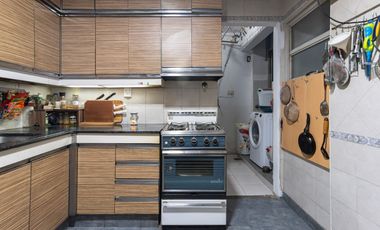 Venta depto. semipiso 3 ambientes Caballito Norte/ Cochera /2 balcones/2 baños