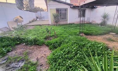 Linda Casa con un Amplio Patio .  El Monte