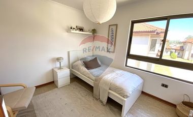 Arriendo casa en condominio Peñaflor