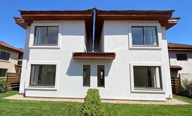 Arriendo casa en condominio Peñaflor