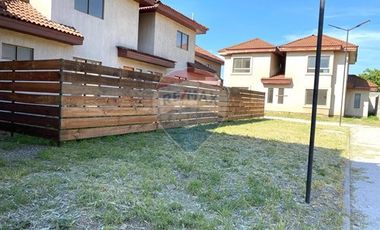 Arriendo casa en condominio Peñaflor