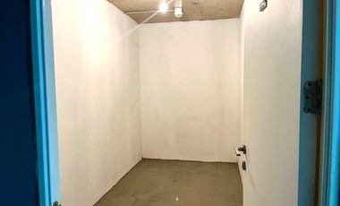 Bodegas en edificio de oficinas clase A