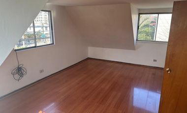 CASA 4D2B1E CONDOMINIO AV. MACUL/ LOS ALERCES METRO LÍNEA 8