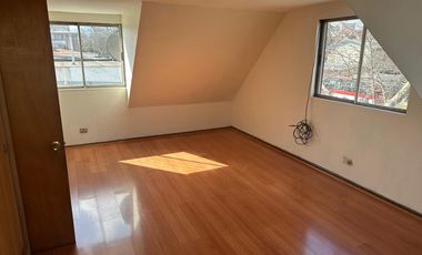 CASA 4D2B1E CONDOMINIO AV. MACUL/ LOS ALERCES METRO LÍNEA 8