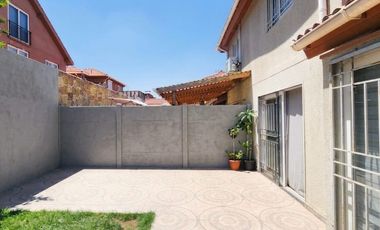 SE VENDE CASA DE 2 PISOS EN CERRILLOS QUE SE ADAPTA  A TI