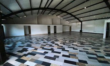 ARRIENDO de BODEGAS en MedellÃ­n