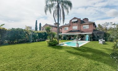 VENTA CASA 7 AMB - CLUB DE CAMPO PUEYRREDON