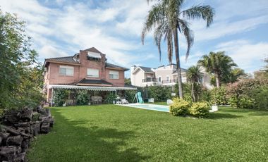 VENTA CASA 7 AMB - CLUB DE CAMPO PUEYRREDON
