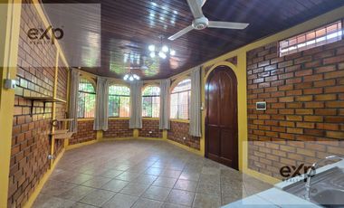BUSCAS CASA EN ALQUILER AMPLIA Y BIEN UBICADA EN PUCALLPA