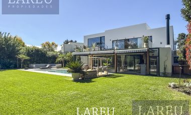 Casa en Ayres de Pilar