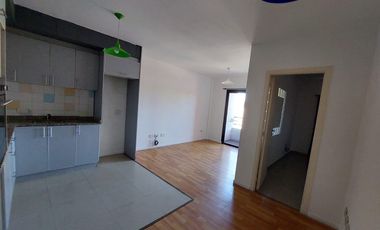DEPARTAMENTO EN ALQUILER 2 AMB, EN QUILMES OESTE (SOBRE AVENIDA)