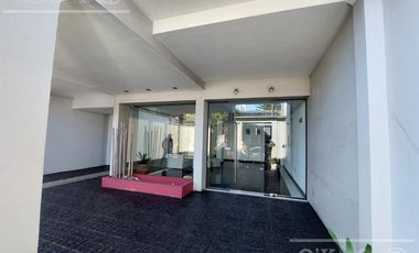 DEPARTAMENTO EN ALQUILER 2 AMB, EN QUILMES OESTE (SOBRE AVENIDA)