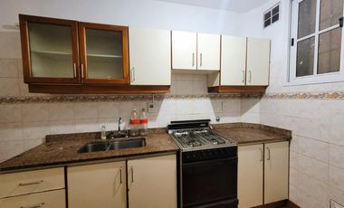 Rincon al 100 - Depto 3 ambientes en alquiler, Barrio de Congreso - Generosas medidas!