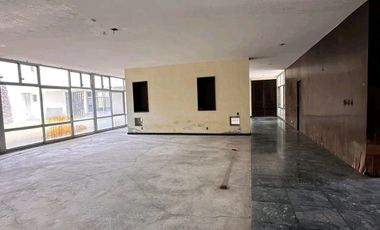 Casa Nicolás Bravo, Centro