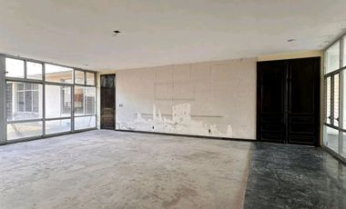 Casa Nicolás Bravo, Centro