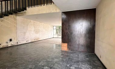 Casa Nicolás Bravo, Centro