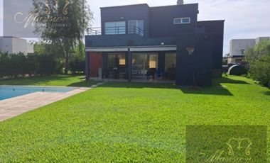 Alquiler Anual Casa 4 amb. amoblada interna barrio El Canton Norte Escobar