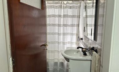 Casa 3 ambientes con PATIO y COCHERA en Wilde