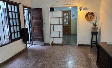 Casa 3 ambientes con PATIO y COCHERA en Wilde