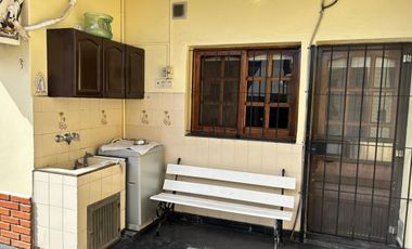 Casa 3 ambientes con PATIO y COCHERA en Wilde