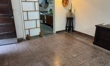 Casa 3 ambientes con PATIO y COCHERA en Wilde