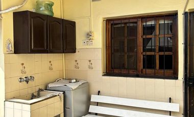 Casa 3 ambientes con PATIO y COCHERA en Wilde