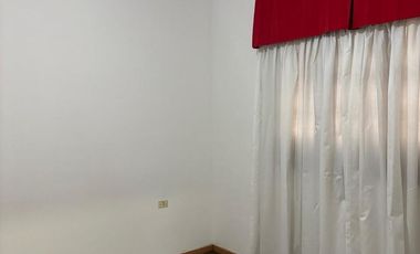 Casa 3 ambientes con PATIO y COCHERA en Wilde