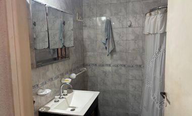 Casa 3 ambientes con PATIO y COCHERA en Wilde