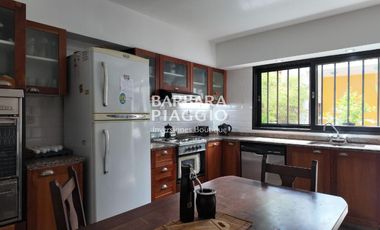 AMPLIA CASA EN GUADALUPE - Javier de la Rosa al 800