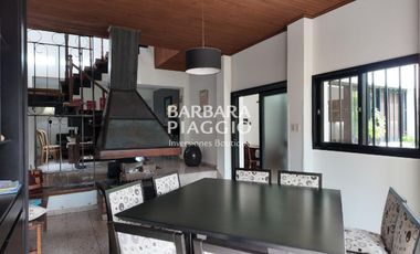 AMPLIA CASA EN GUADALUPE - Javier de la Rosa al 800