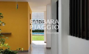 AMPLIA CASA EN GUADALUPE - Javier de la Rosa al 800