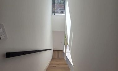 Venta Casa Duplex de 3 dormitorios en housing con amenities y financiación propia