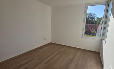 Venta Casa Duplex de 3 dormitorios en housing con amenities y financiación propia