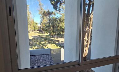 Venta Casa Duplex de 3 dormitorios en housing con amenities y financiación propia