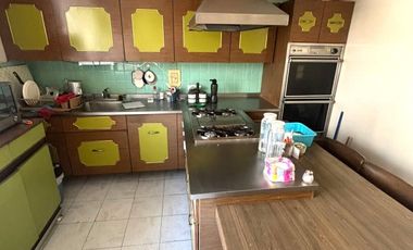 CASA EN VENTA EN FUENTES DE SATELITE DE 180 M2 CON 3 RECAMARAS Y 2 GARAGES