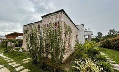 Se renta casa campestre en La Condina Pereira