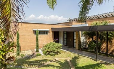 Casa Campestre De 2 Niveles Con Imponente Vista  En Venta En Sabaneta