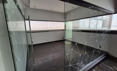 Oficina en Lomas Verdes