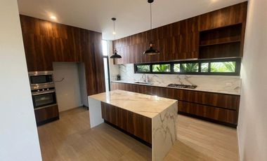 Casa en RENTA Amueblada, 3 habitaciones, piscina y Amenidades