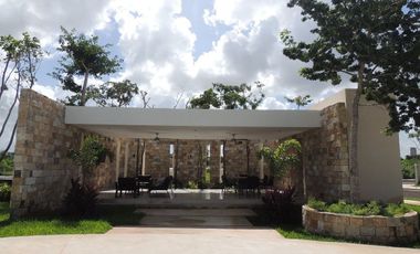 Lote de entrega inmediata en Privada Camelia, Sitpach, Mérida.