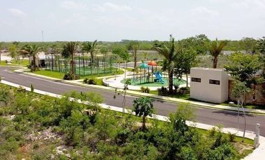 Lote de entrega inmediata en Privada Camelia, Sitpach, Mérida.