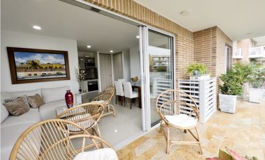 Serena del Mar - Arriendo Apartamento Amoblado en Zinnia Club House.