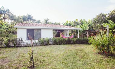 Se alquila casa campestre en zona rural - Excepcional ubicación
