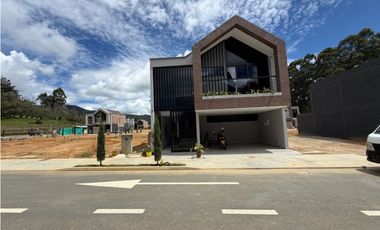 SE VENDE CASA EN LA CEJA UNIDAD CERRADA CAMPESTRE REAL PRECIO FIJO